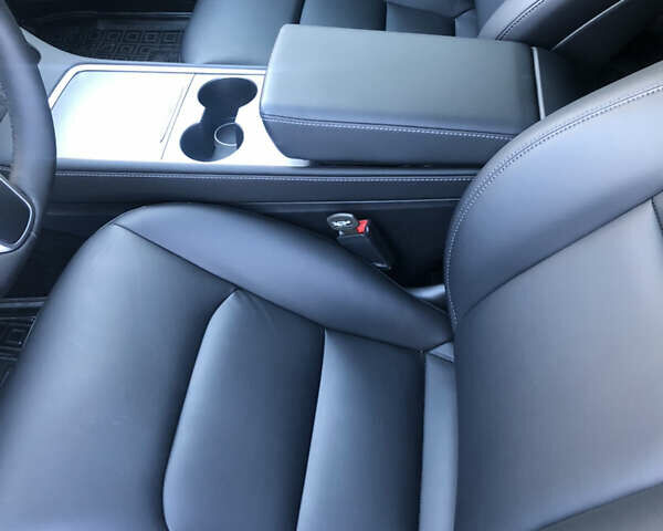 Синий Тесла Модель 3, объемом двигателя 0 л и пробегом 22 тыс. км за 26000 $, фото 19 на Automoto.ua