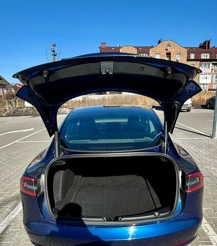 Синій Тесла Модель 3, об'ємом двигуна 0 л та пробігом 71 тис. км за 18500 $, фото 11 на Automoto.ua