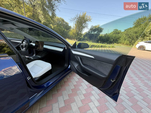 Тесла Модель 3 2022 в Днепре (Днепропетровске) на Automoto.ua Синий Тесла Модель 3, объемом двигателя 0 л и пробегом 25 тыс. км за 21200 $, фото 44 на Automoto.ua