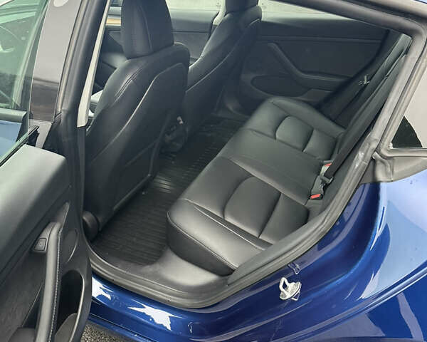 Синій Тесла Модель 3, об'ємом двигуна 0 л та пробігом 50 тис. км за 22000 $, фото 15 на Automoto.ua