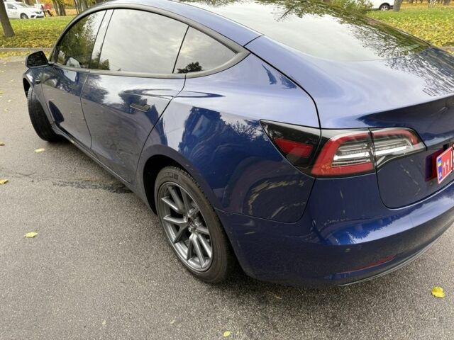 Тесла Модель 3 2022 у Умани на Automoto.ua Синій Тесла Модель 3, об'ємом двигуна 0 л та пробігом 53 тис. км за 19700 $, фото 1 на Automoto.ua