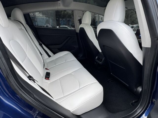 Синий Тесла Модель 3, объемом двигателя 0 л и пробегом 59 тыс. км за 20500 $, фото 17 на Automoto.ua