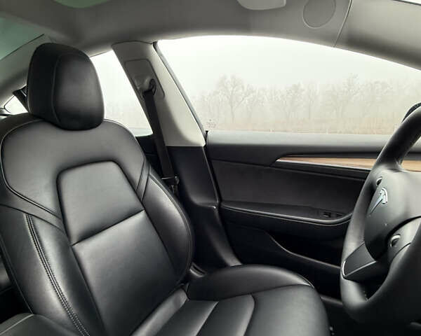 Синий Тесла Модель 3, объемом двигателя 0 л и пробегом 70 тыс. км за 19700 $, фото 18 на Automoto.ua