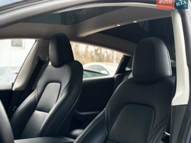 Синий Тесла Модель 3, объемом двигателя 0 л и пробегом 63 тыс. км за 25999 $, фото 13 на Automoto.ua