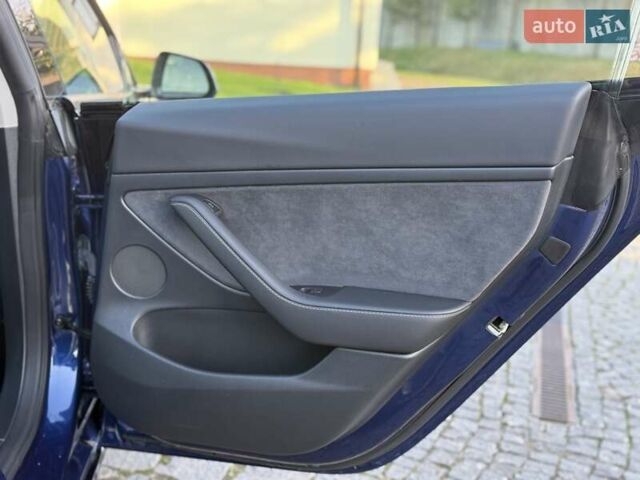 Синій Тесла Модель 3, об'ємом двигуна 0 л та пробігом 21 тис. км за 20999 $, фото 78 на Automoto.ua