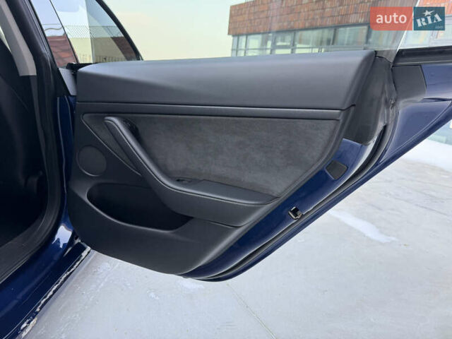 Синий Тесла Модель 3, объемом двигателя 0 л и пробегом 35 тыс. км за 21700 $, фото 32 на Automoto.ua