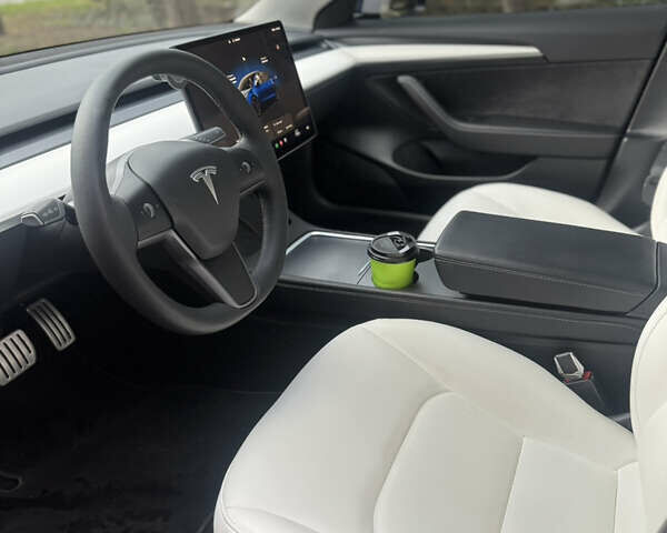 Синий Тесла Модель 3, объемом двигателя 0 л и пробегом 43 тыс. км за 25999 $, фото 8 на Automoto.ua