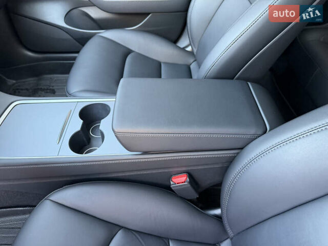 Синий Тесла Модель 3, объемом двигателя 0 л и пробегом 35 тыс. км за 21700 $, фото 23 на Automoto.ua