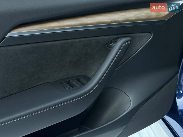 Синий Тесла Модель 3, объемом двигателя 0 л и пробегом 35 тыс. км за 21700 $, фото 18 на Automoto.ua