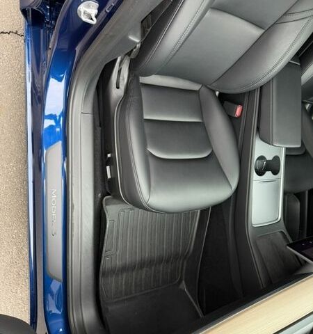 Синий Тесла Модель 3, объемом двигателя 0 л и пробегом 36 тыс. км за 19900 $, фото 29 на Automoto.ua