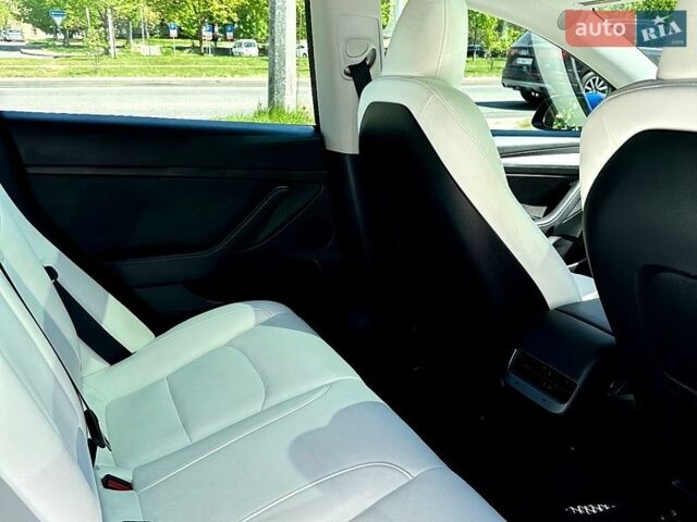 Синий Тесла Модель 3, объемом двигателя 0 л и пробегом 25 тыс. км за 21999 $, фото 13 на Automoto.ua