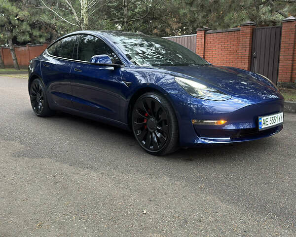 Синий Тесла Модель 3, объемом двигателя 0 л и пробегом 43 тыс. км за 25999 $, фото 3 на Automoto.ua