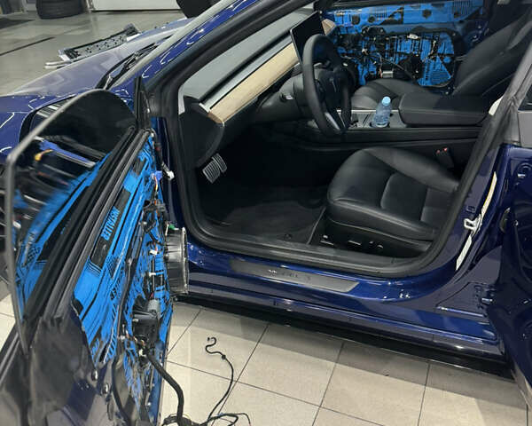 Синий Тесла Модель 3, объемом двигателя 0 л и пробегом 28 тыс. км за 29500 $, фото 1 на Automoto.ua