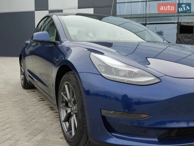 Синій Тесла Модель 3, об'ємом двигуна 0 л та пробігом 65 тис. км за 16000 $, фото 2 на Automoto.ua