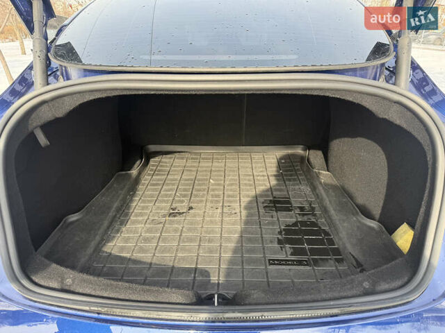 Синий Тесла Модель 3, объемом двигателя 0 л и пробегом 50 тыс. км за 34990 $, фото 28 на Automoto.ua