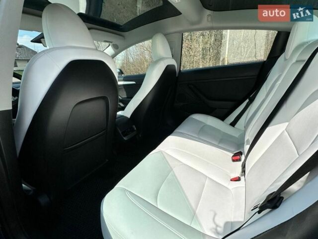 Синий Тесла Модель 3, объемом двигателя 0 л и пробегом 25 тыс. км за 22200 $, фото 3 на Automoto.ua