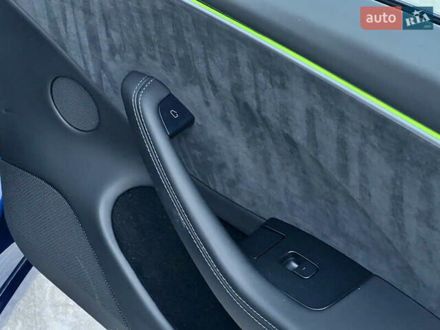 Синий Тесла Модель 3, объемом двигателя 0 л и пробегом 14 тыс. км за 32999 $, фото 49 на Automoto.ua