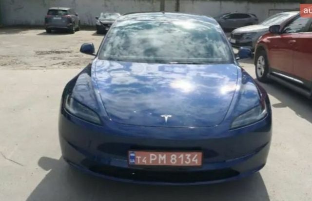 Синий Тесла Модель 3, объемом двигателя 0 л и пробегом 1 тыс. км за 28000 $, фото 1 на Automoto.ua