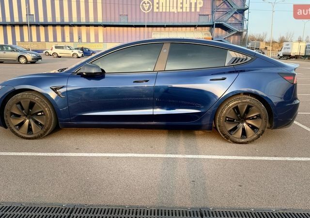 Синий Тесла Модель 3, объемом двигателя 0 л и пробегом 41 тыс. км за 29700 $, фото 5 на Automoto.ua