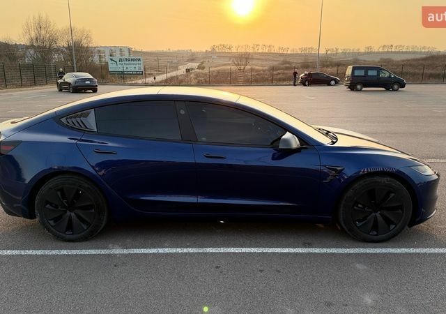 Синий Тесла Модель 3, объемом двигателя 0 л и пробегом 41 тыс. км за 29700 $, фото 2 на Automoto.ua