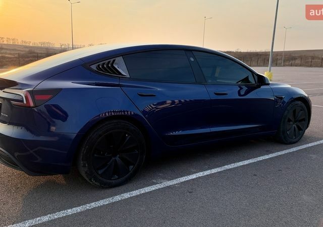 Синий Тесла Модель 3, объемом двигателя 0 л и пробегом 41 тыс. км за 29700 $, фото 3 на Automoto.ua