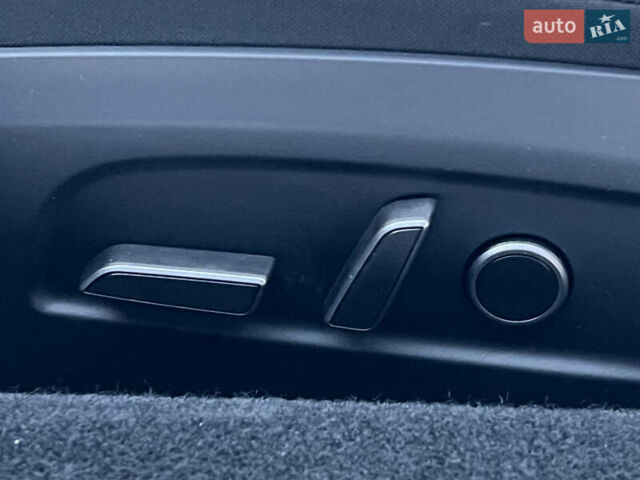 Синий Тесла Модель 3, объемом двигателя 0 л и пробегом 14 тыс. км за 32999 $, фото 31 на Automoto.ua