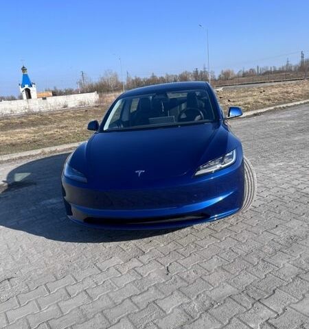 Синий Тесла Модель 3, объемом двигателя 0 л и пробегом 31 тыс. км за 32500 $, фото 1 на Automoto.ua