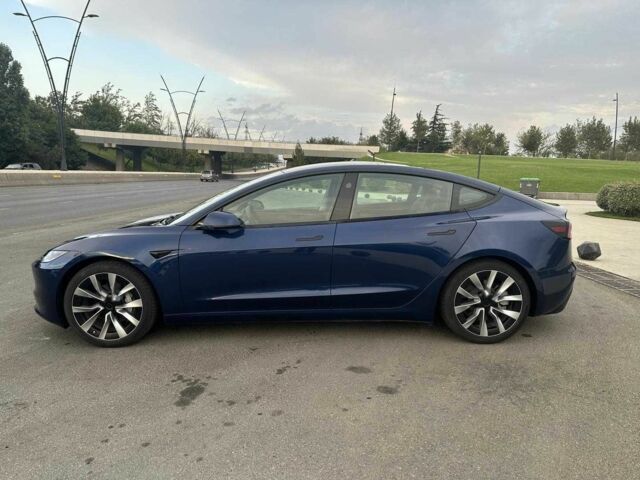 Синий Тесла Модель 3, объемом двигателя 1 л и пробегом 2 тыс. км за 15400 $, фото 8 на Automoto.ua