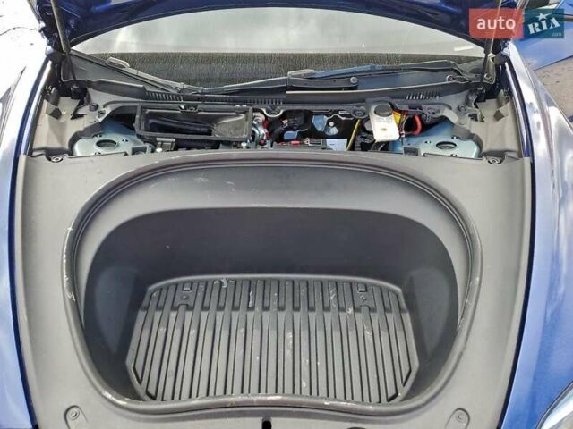 Синий Тесла Модель 3, объемом двигателя 0 л и пробегом 9 тыс. км за 17300 $, фото 10 на Automoto.ua