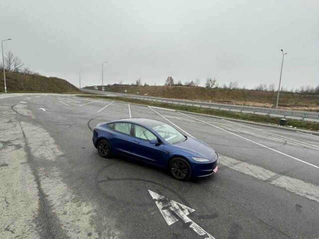 Синій Тесла Модель 3, об'ємом двигуна 0 л та пробігом 15 тис. км за 29400 $, фото 8 на Automoto.ua