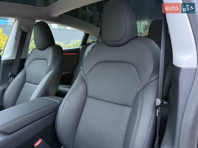 Синій Тесла Модель 3, об'ємом двигуна 0 л та пробігом 6 тис. км за 31000 $, фото 35 на Automoto.ua