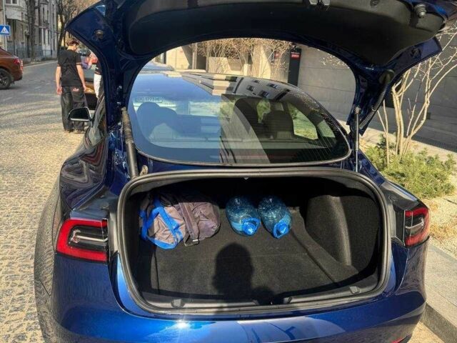 Синій Тесла Модель 3, об'ємом двигуна 0 л та пробігом 23 тис. км за 21000 $, фото 4 на Automoto.ua