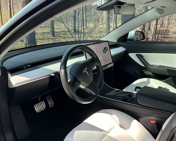 Зелений Тесла Модель 3, об'ємом двигуна 0 л та пробігом 83 тис. км за 24500 $, фото 9 на Automoto.ua