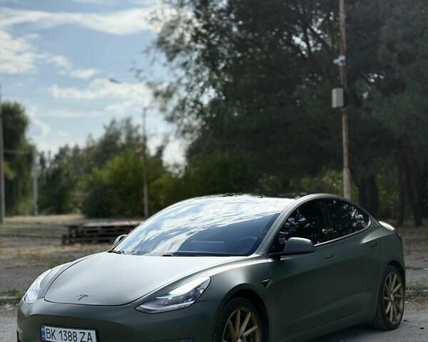 Зеленый Тесла Модель 3, объемом двигателя 0 л и пробегом 140 тыс. км за 13600 $, фото 15 на Automoto.ua