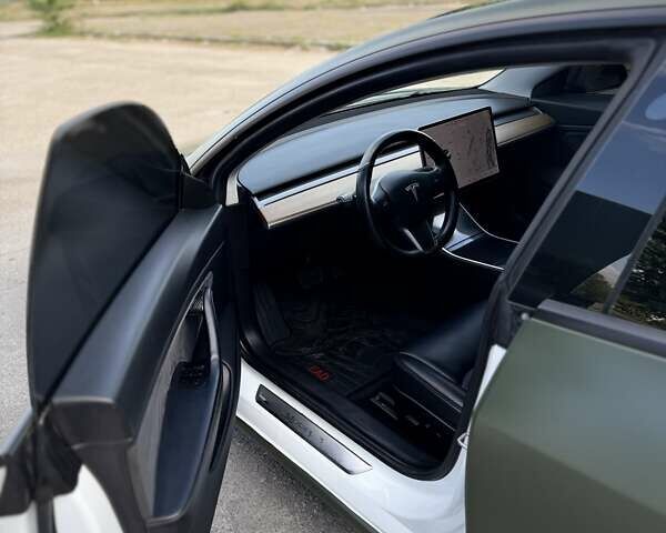 Зеленый Тесла Модель 3, объемом двигателя 0 л и пробегом 140 тыс. км за 13600 $, фото 16 на Automoto.ua