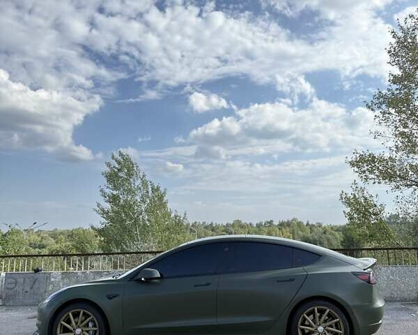 Зеленый Тесла Модель 3, объемом двигателя 0 л и пробегом 140 тыс. км за 13600 $, фото 3 на Automoto.ua