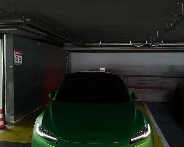 Зеленый Тесла Модель 3, объемом двигателя 0 л и пробегом 2 тыс. км за 29900 $, фото 1 на Automoto.ua