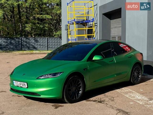 Тесла Модель 3 2025 у Києві на Automoto.ua Зелений Тесла Модель 3, об'ємом двигуна 0 л та пробігом 6 тис. км за 31999 $, фото 3 на Automoto.ua