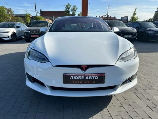 Білий Тесла Модель С, об'ємом двигуна 100 л та пробігом 99 тис. км за 25500 $, фото 1 на Automoto.ua