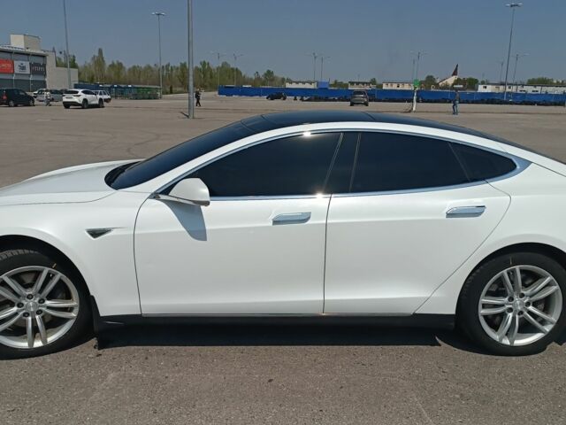 Белый Тесла Модель С, объемом двигателя 0 л и пробегом 238 тыс. км за 13500 $, фото 3 на Automoto.ua