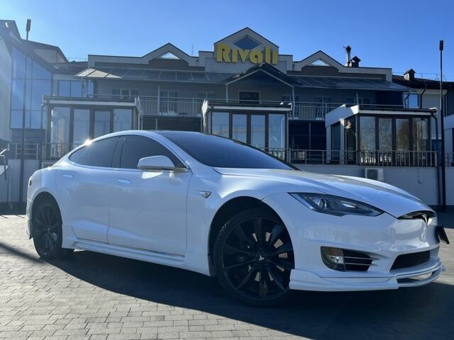 Белый Тесла Модель С, объемом двигателя 0 л и пробегом 176 тыс. км за 12500 $, фото 5 на Automoto.ua