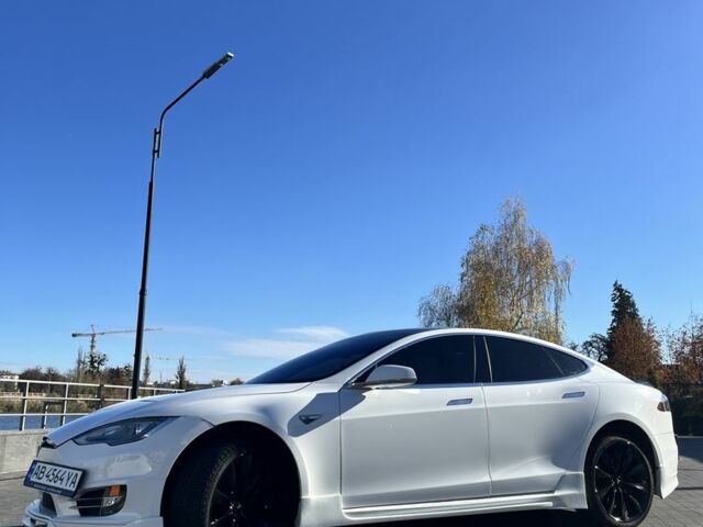 Белый Тесла Модель С, объемом двигателя 0 л и пробегом 176 тыс. км за 12500 $, фото 4 на Automoto.ua