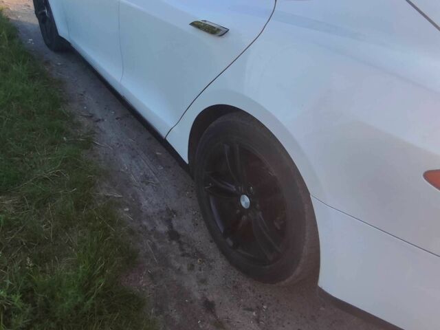 Білий Тесла Модель С, об'ємом двигуна 0 л та пробігом 178 тис. км за 10600 $, фото 17 на Automoto.ua