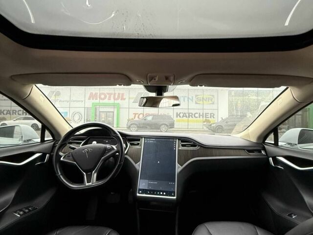 Белый Тесла Модель С, объемом двигателя 0 л и пробегом 189 тыс. км за 15700 $, фото 6 на Automoto.ua