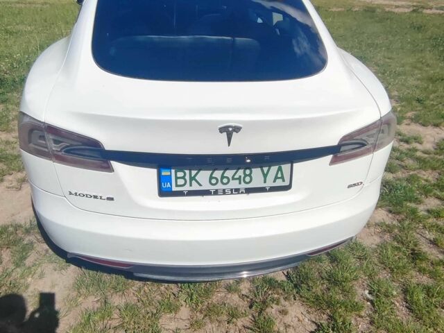 Білий Тесла Модель С, об'ємом двигуна 0 л та пробігом 178 тис. км за 10600 $, фото 6 на Automoto.ua