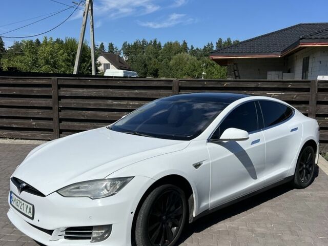 Белый Тесла Модель С, объемом двигателя 0 л и пробегом 298 тыс. км за 11493 $, фото 2 на Automoto.ua