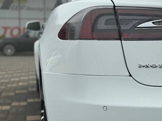 Белый Тесла Модель С, объемом двигателя 0 л и пробегом 189 тыс. км за 15700 $, фото 1 на Automoto.ua