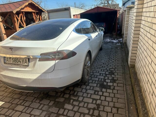 Білий Тесла Модель С, об'ємом двигуна 0 л та пробігом 225 тис. км за 9800 $, фото 3 на Automoto.ua