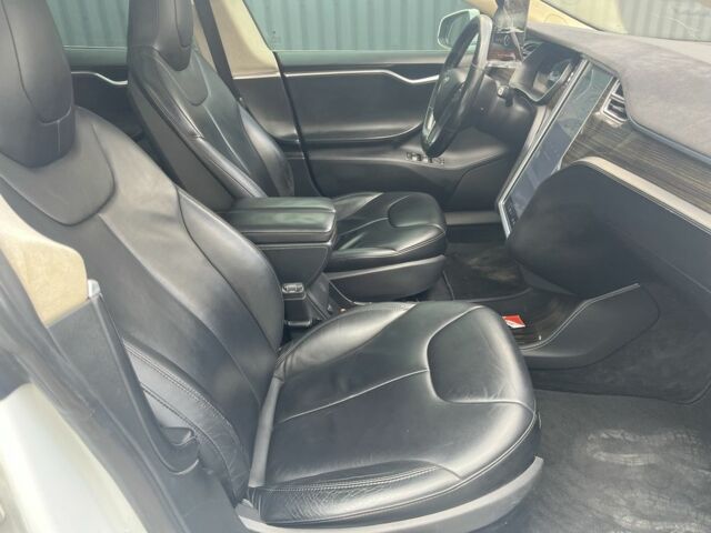 Білий Тесла Модель С, об'ємом двигуна 0 л та пробігом 116 тис. км за 15999 $, фото 10 на Automoto.ua