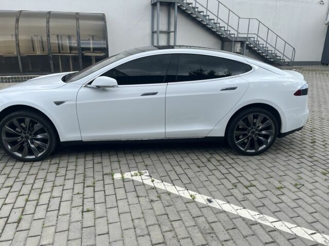 Белый Тесла Модель С, объемом двигателя 0 л и пробегом 116 тыс. км за 15999 $, фото 3 на Automoto.ua